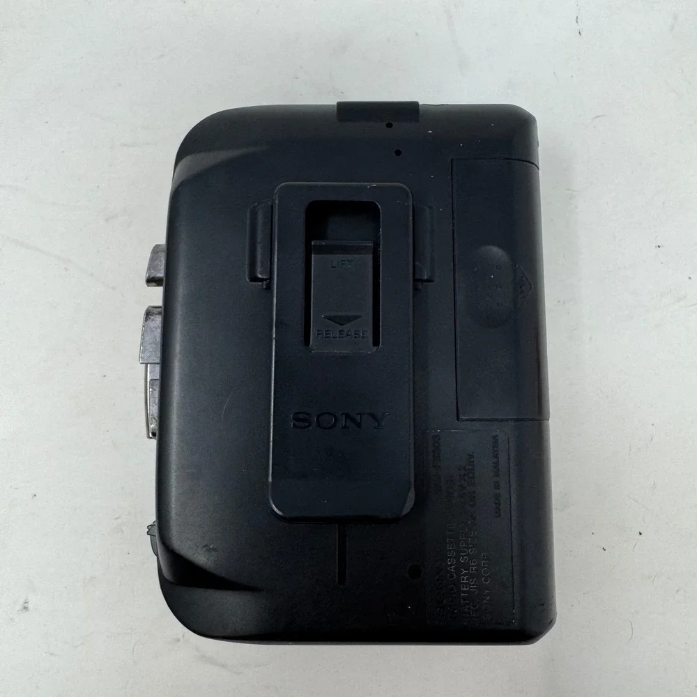 Sony Walkman WM-FX303 FM AM Portable Cassette Player For Parts Only Doesnt Work